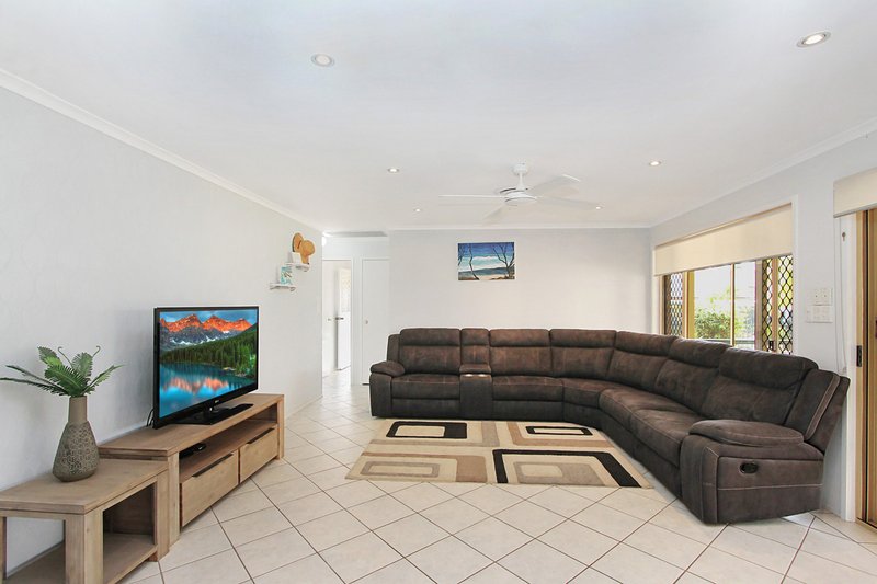 Photo - 4 Red Gum Court, Warner QLD 4500 - Image 3