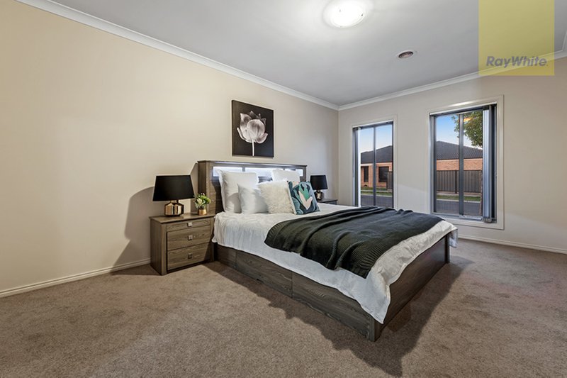 Photo - 4 Redheugh Street, Craigieburn VIC 3064 - Image 8