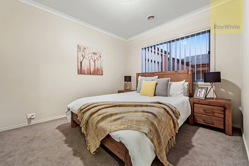 Photo - 4 Redheugh Street, Craigieburn VIC 3064 - Image 11