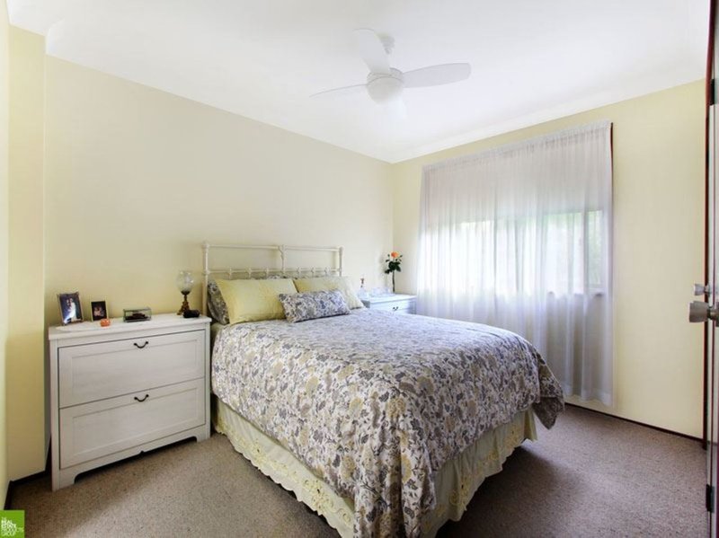 Photo - 4 Reeves Way, Dapto NSW 2530 - Image 4