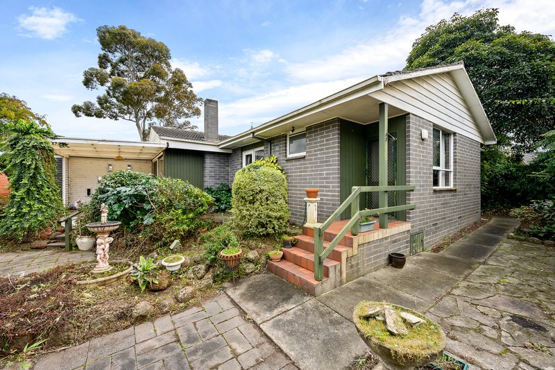 Photo - 4 Regal Avenue, Doncaster East VIC 3109 - Image 7