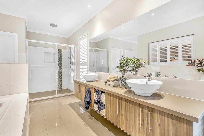 Photo - 4 Regal Rise, Craigieburn VIC 3064 - Image 18