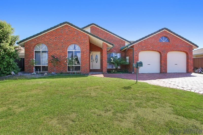 Photo - 4 Regency Court, Benalla VIC 3672 - Image 2