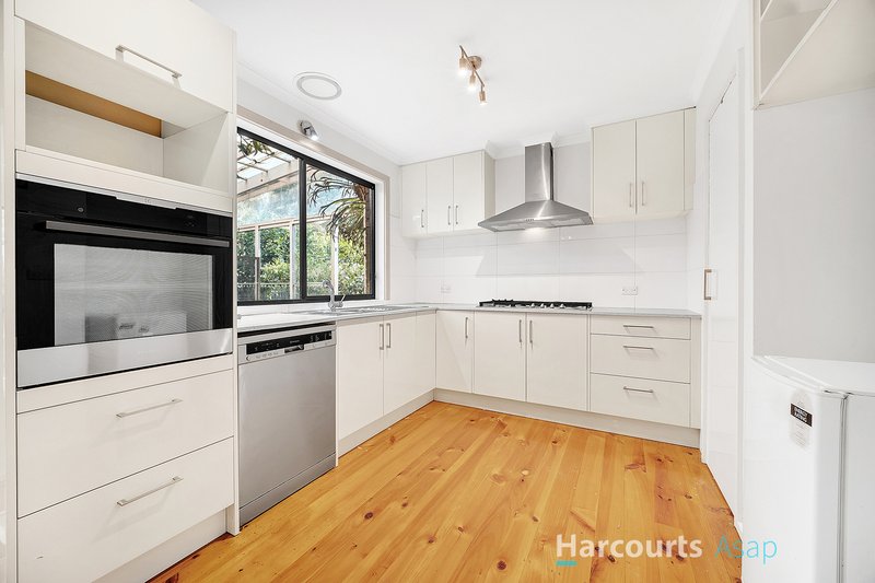 Photo - 4 Renbold Place, Mulgrave VIC 3170 - Image 3