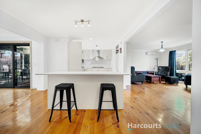 Photo - 4 Renbold Place, Mulgrave VIC 3170 - Image 5