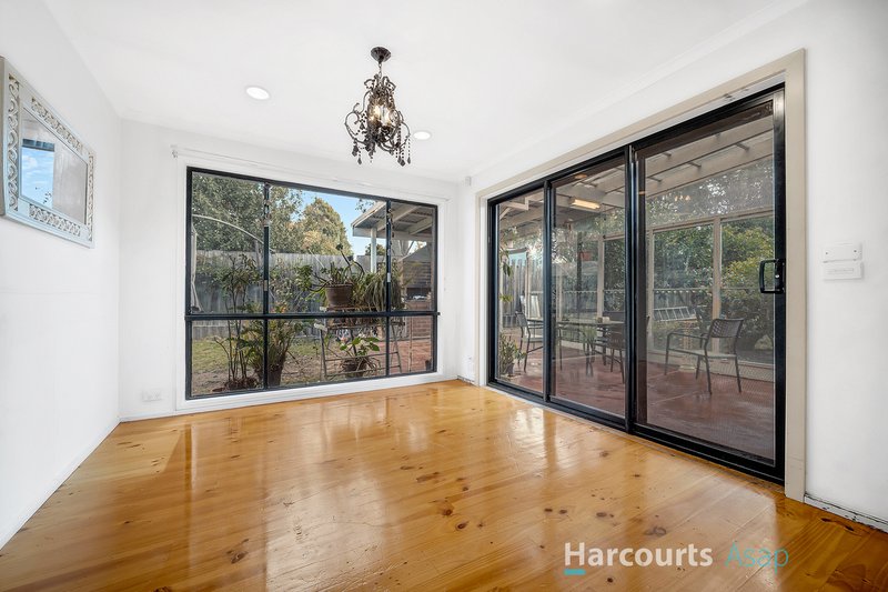 Photo - 4 Renbold Place, Mulgrave VIC 3170 - Image 6