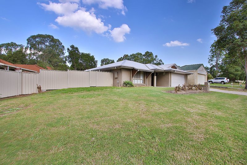 4 Reuben Close, Forest Lake QLD 4078