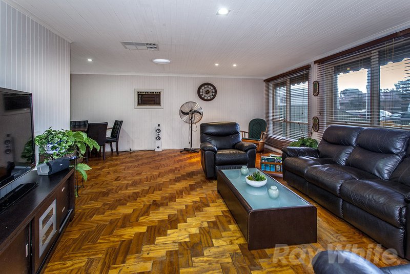 Photo - 4 Rex Court, Noble Park VIC 3174 - Image 3