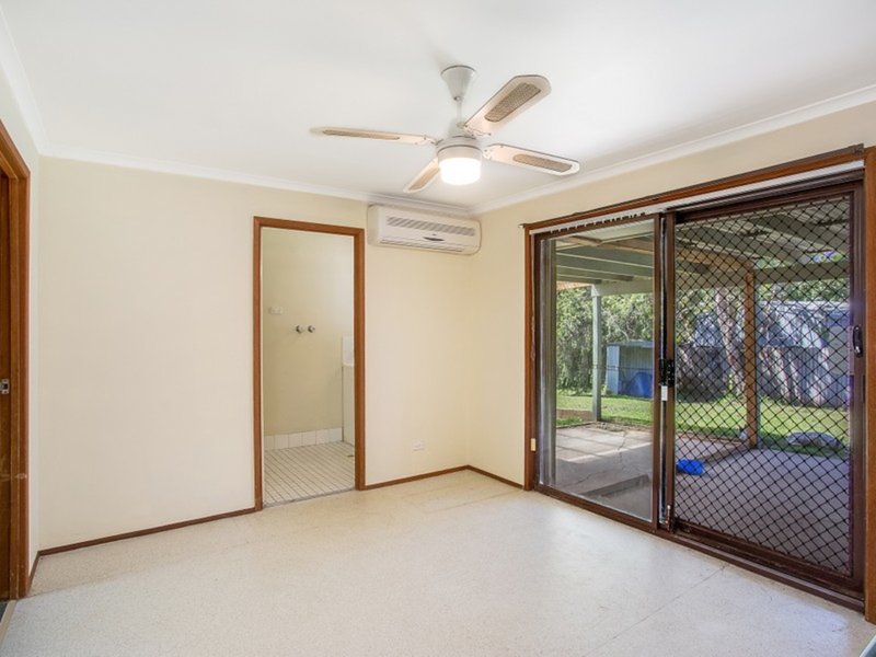 Photo - 4 Richard Crescent, Highland Park QLD 4211 - Image 6