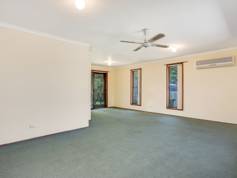 Photo - 4 Richard Crescent, Highland Park QLD 4211 - Image 7