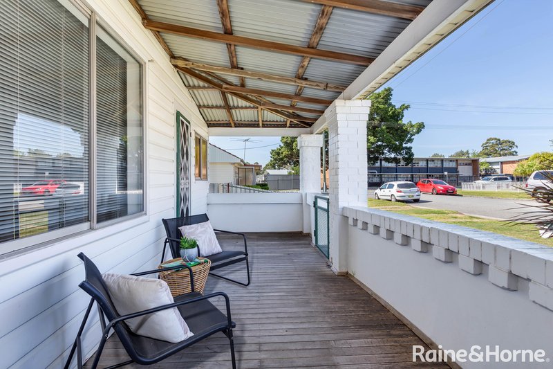 Photo - 4 Richardson Street, Wallsend NSW 2287 - Image 2