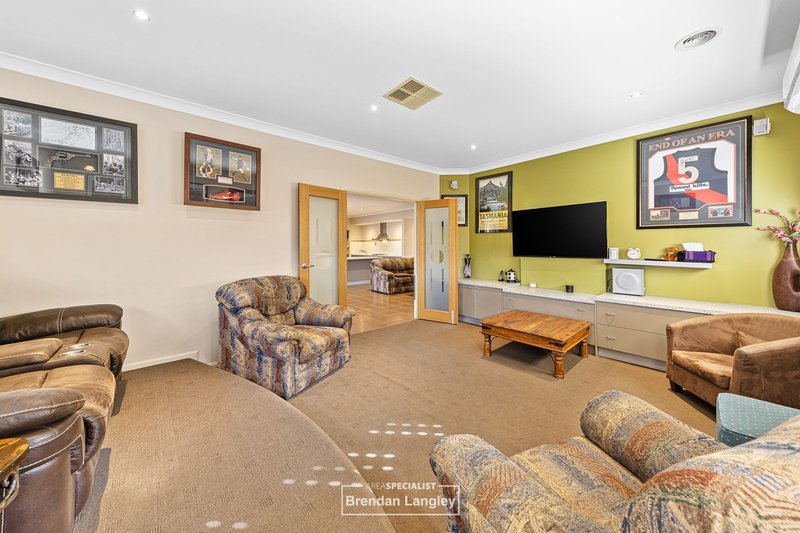 Photo - 4 Riddell Grove, Pakenham VIC 3810 - Image 10