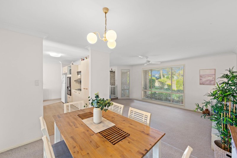 Photo - 4 Ridgevale Drive, Helensvale QLD 4212 - Image 3