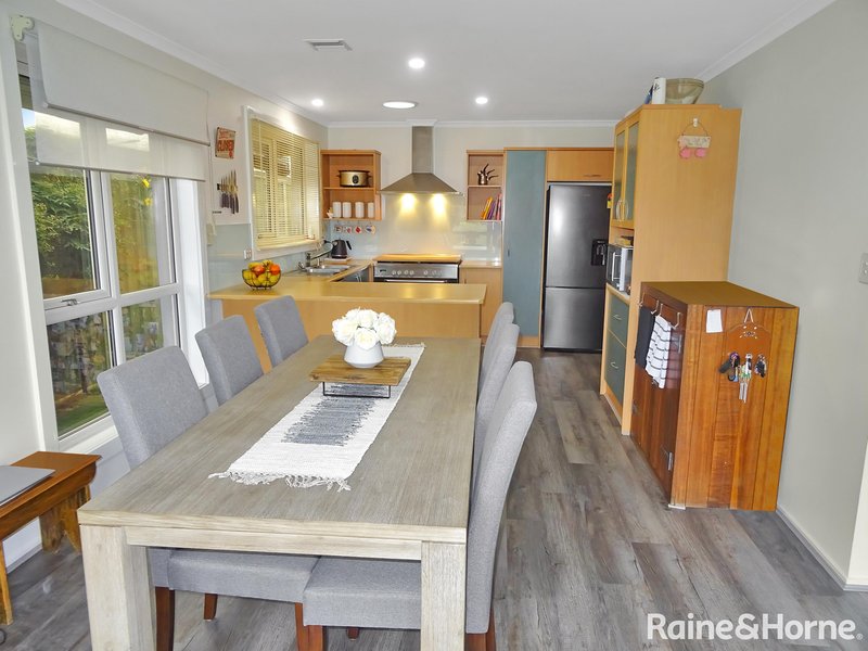 Photo - 4 Riley Court, Keilor Downs VIC 3038 - Image 7