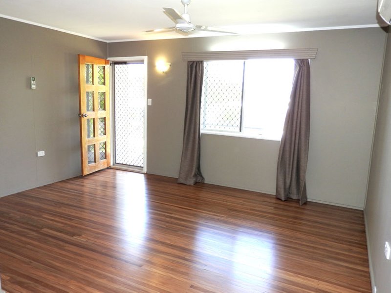 Photo - 4 Rita Court, Kelso QLD 4815 - Image 4