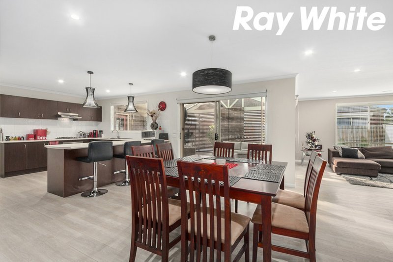 Photo - 4 River Red Grove, Pakenham VIC 3810 - Image 4