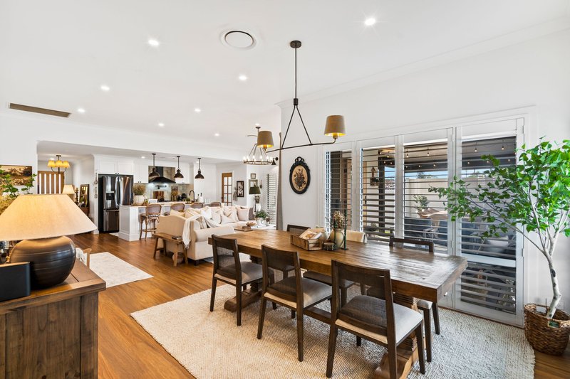 Photo - 4 Riverbank Court, Ashmore QLD 4214 - Image 4
