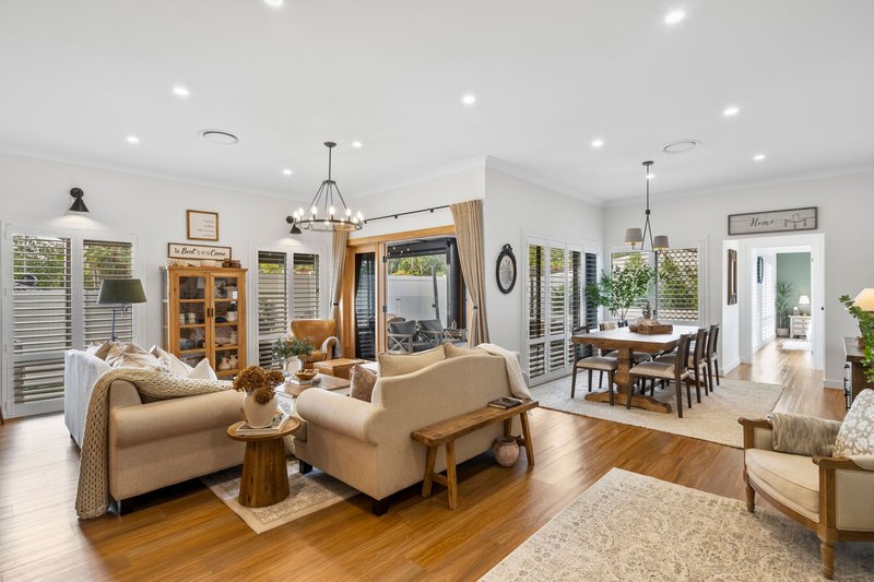 Photo - 4 Riverbank Court, Ashmore QLD 4214 - Image 5