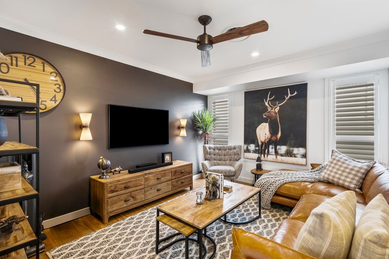 Photo - 4 Riverbank Court, Ashmore QLD 4214 - Image 6