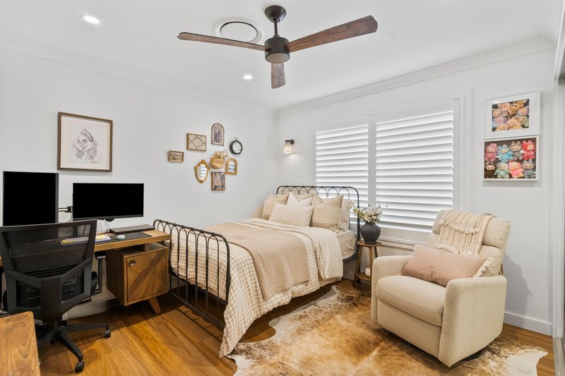 Photo - 4 Riverbank Court, Ashmore QLD 4214 - Image 10