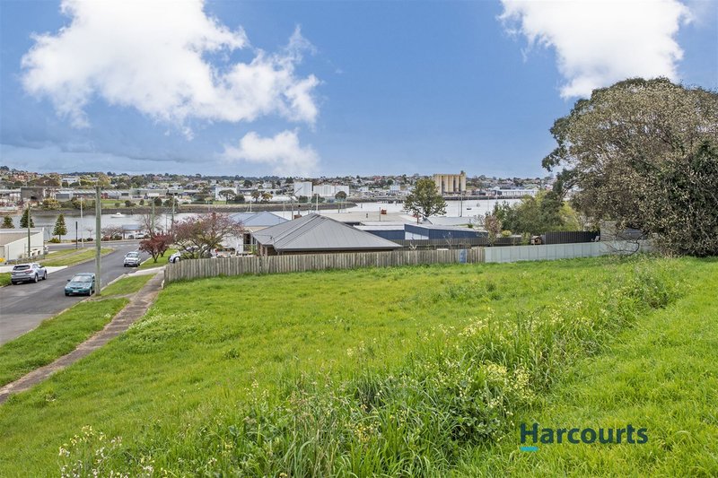 Photo - 4 Riverview Avenue, East Devonport TAS 7310 - Image 3