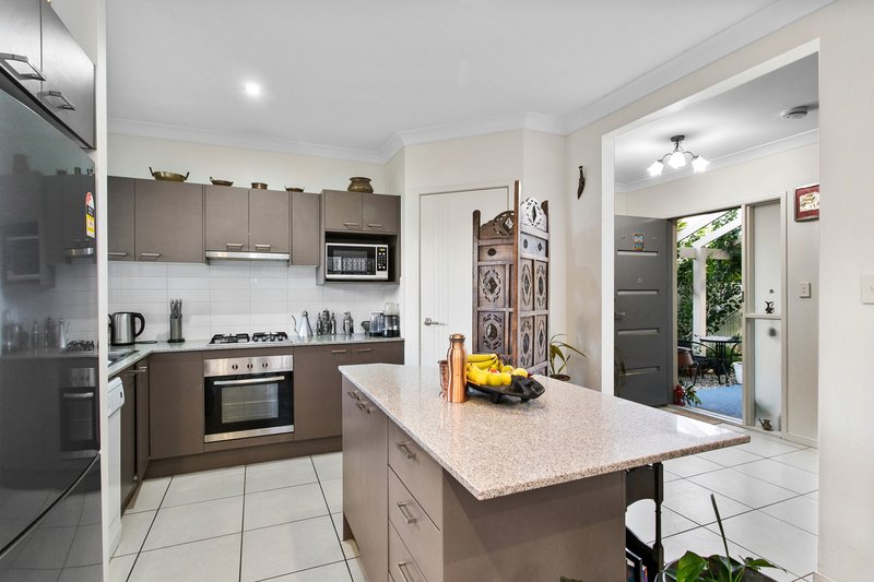 Photo - 4 Riviera Crescent, North Lakes QLD 4509 - Image 6