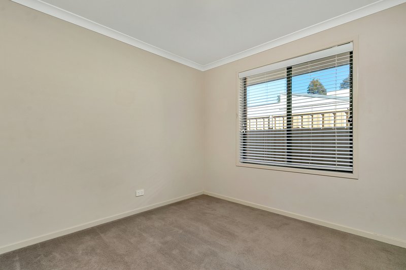 Photo - 4 Roberts Street, Munno Para SA 5115 - Image 11