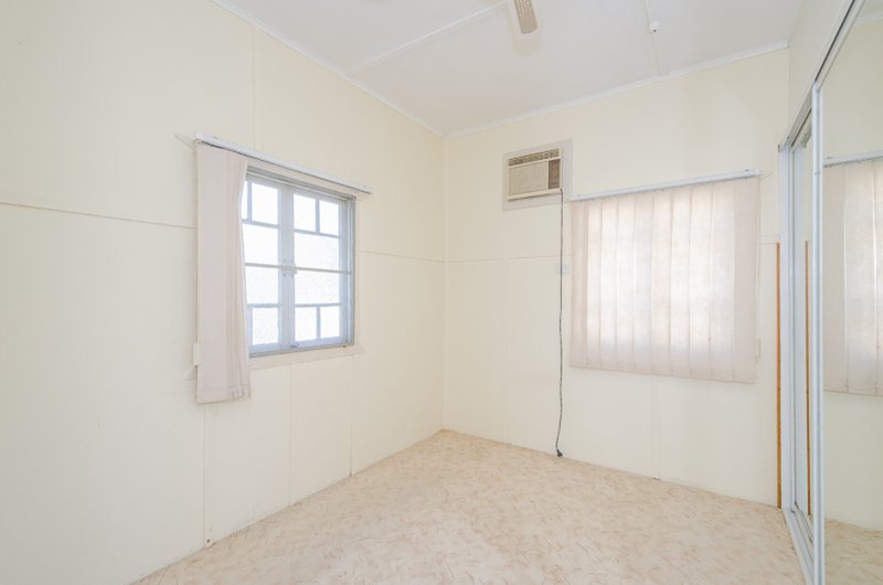 Photo - 4 Roberts Street, South Gladstone QLD 4680 - Image 7