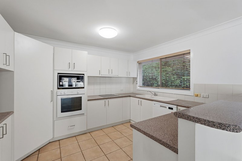 Photo - 4 Robertson Place, Fig Tree Pocket QLD 4069 - Image 3