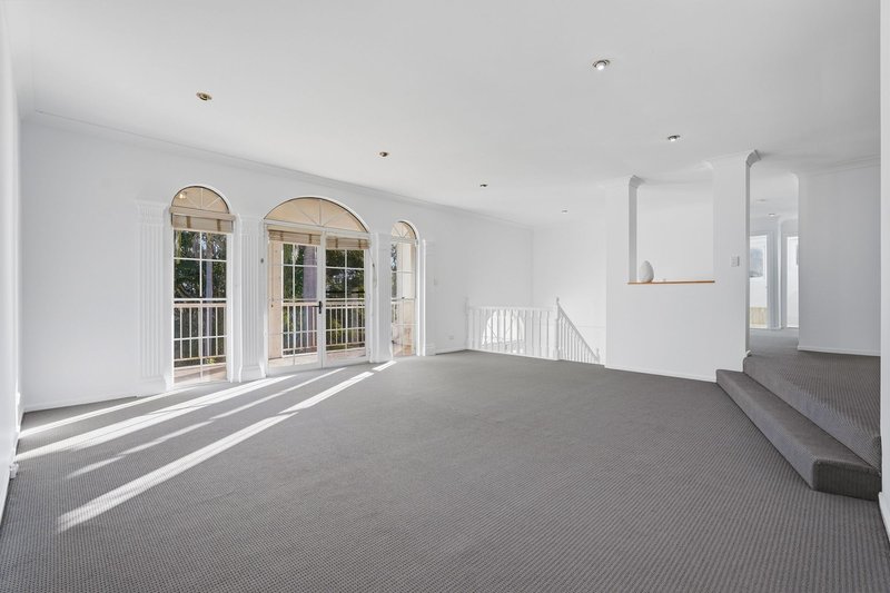 Photo - 4 Robertson Place, Fig Tree Pocket QLD 4069 - Image 4
