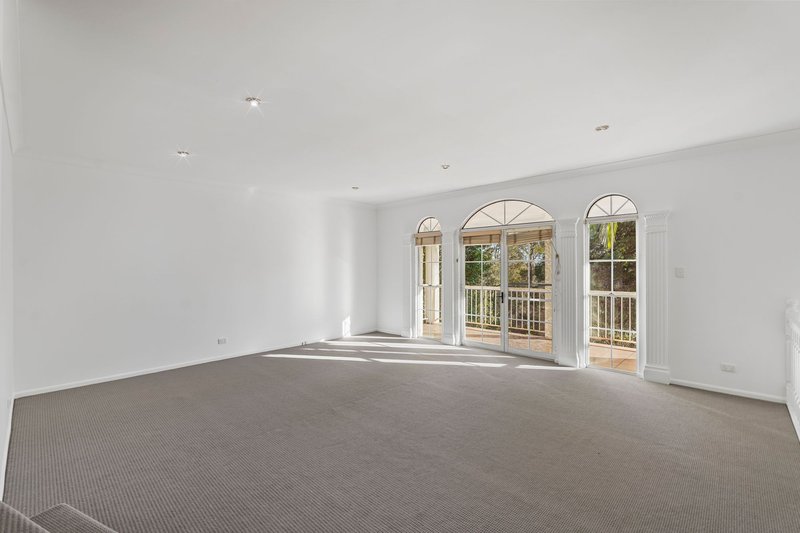 Photo - 4 Robertson Place, Fig Tree Pocket QLD 4069 - Image 5