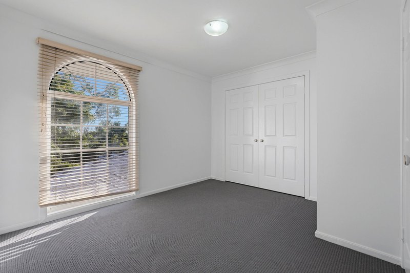 Photo - 4 Robertson Place, Fig Tree Pocket QLD 4069 - Image 7