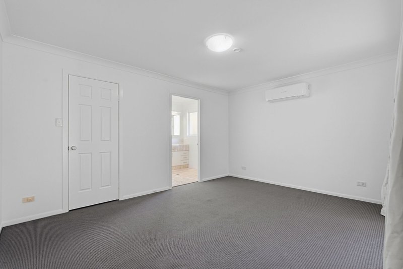 Photo - 4 Robertson Place, Fig Tree Pocket QLD 4069 - Image 8