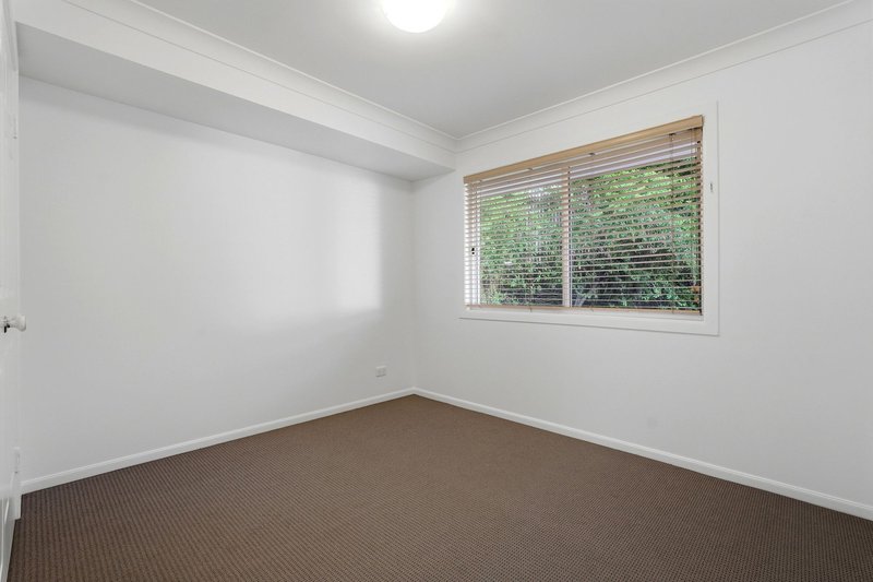 Photo - 4 Robertson Place, Fig Tree Pocket QLD 4069 - Image 10