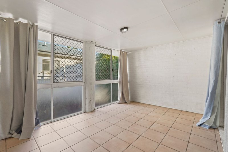 Photo - 4 Robertson Place, Fig Tree Pocket QLD 4069 - Image 11