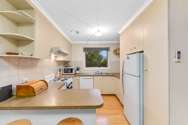 Photo - 4 Robin Court, Keysborough VIC 3173 - Image 3