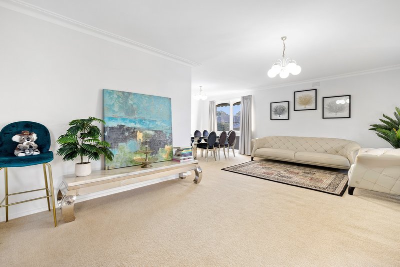 Photo - 4 Robin Court, Wantirna VIC 3152 - Image 3