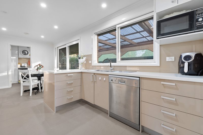 Photo - 4 Robin Court, Wantirna VIC 3152 - Image 8