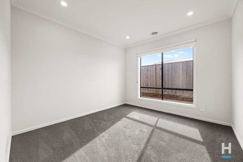 Photo - 4 Rockley Avenue, Warragul VIC 3820 - Image 8