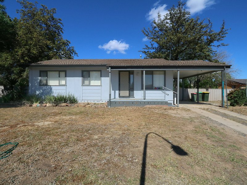 Photo - 4 Rogers Place, Tolland NSW 2650 - Image 1