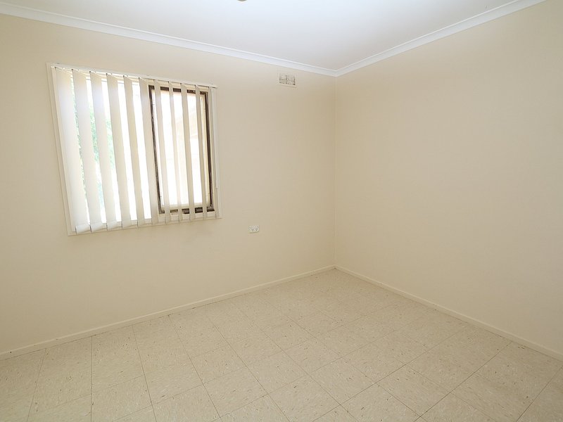 Photo - 4 Rogers Place, Tolland NSW 2650 - Image 4