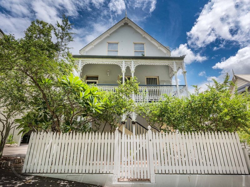 4 Rogers Street, Spring Hill QLD 4000