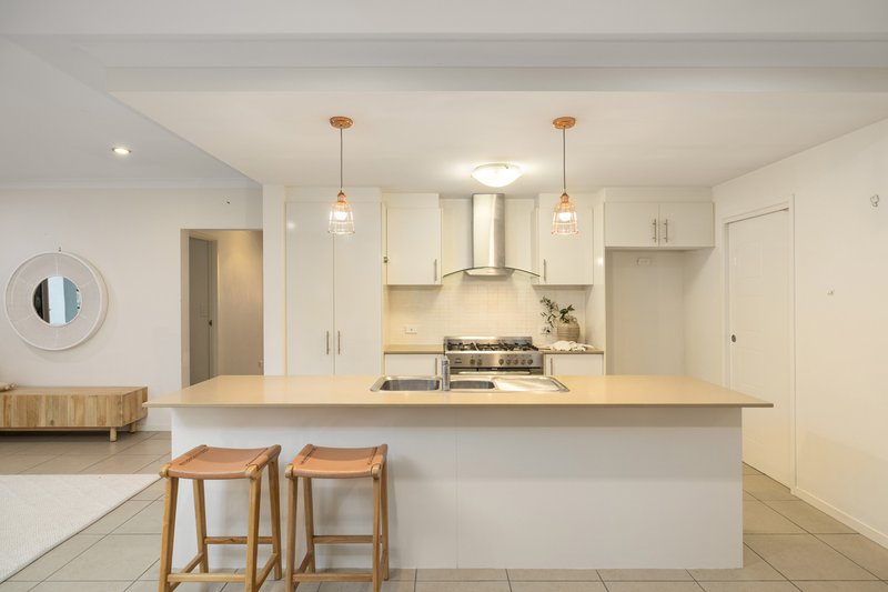 Photo - 4 Romulus Circuit, Augustine Heights QLD 4300 - Image 9