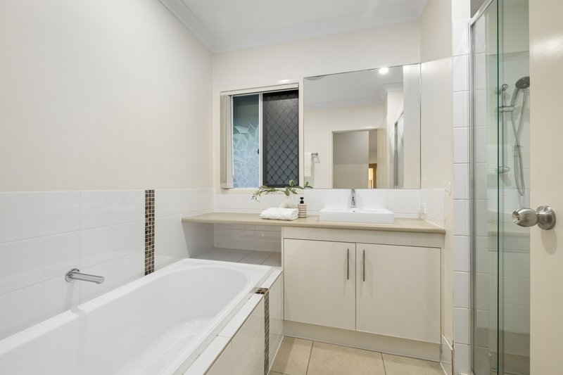 Photo - 4 Romulus Circuit, Augustine Heights QLD 4300 - Image 14