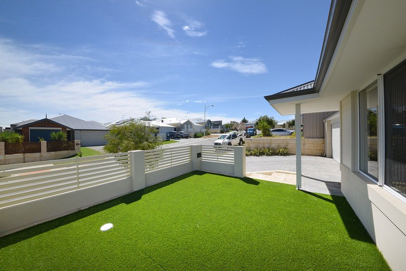 Photo - 4 Rondo Way, Yanchep WA 6035 - Image 2