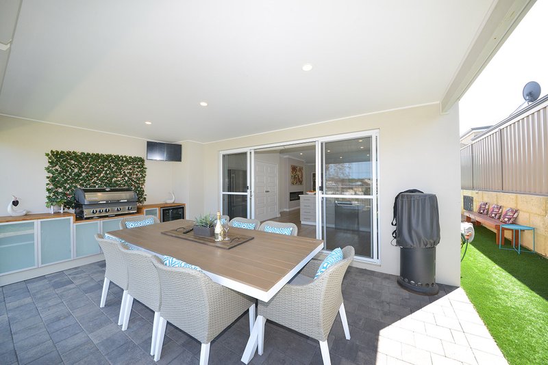 Photo - 4 Rondo Way, Yanchep WA 6035 - Image 24