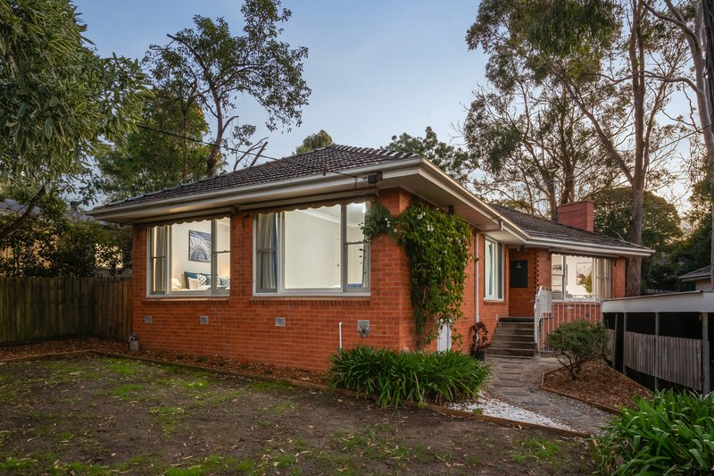 4 Rosalind Crescent, Blackburn VIC 3130