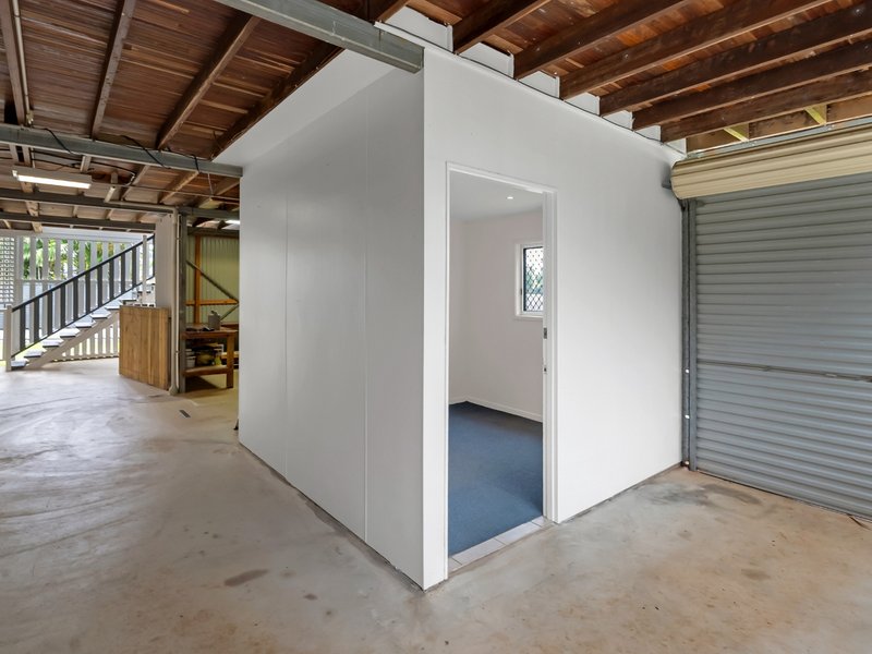 Photo - 4 Rosemont Court, Mooroobool QLD 4870 - Image 26