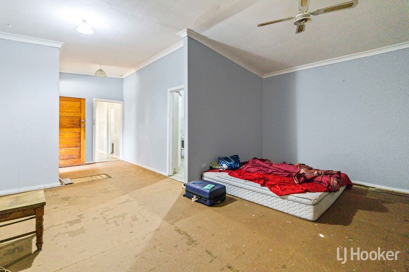 Photo - 4 Rosewarne Crescent, Davoren Park SA 5113 - Image 6