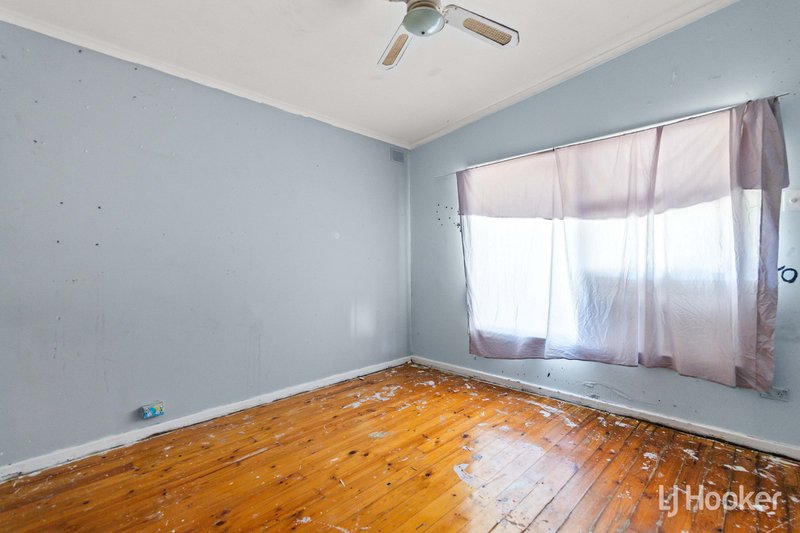 Photo - 4 Rosewarne Crescent, Davoren Park SA 5113 - Image 13